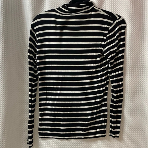 H&M Striped Turtleneck Knit Long Sleeve - Picture 4 of 4